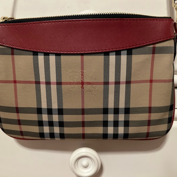 Burberry Crossbody with adjustable strap - Picture 4 of 13